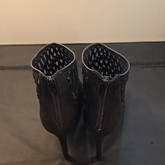 ALDO CUT OUT DESIGN ROUND TOE WOMEN'S BOOTIES - Picture 5 of 15